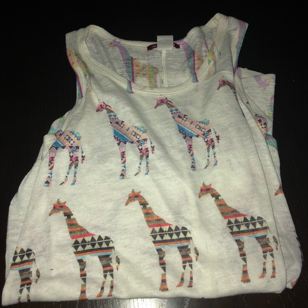 Tank top with giraffes